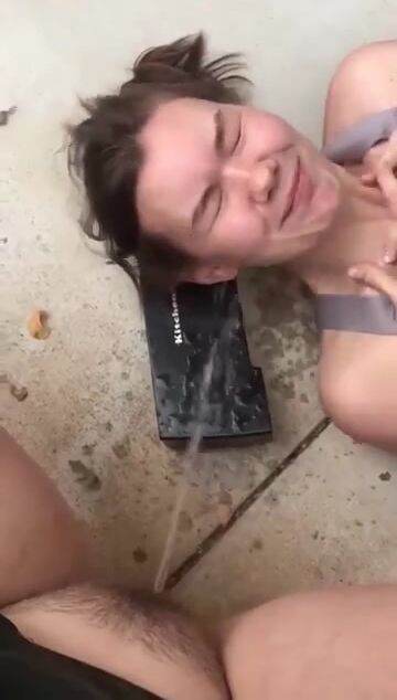 Her GF pisses in her mouth - pissqu333n @ twitter