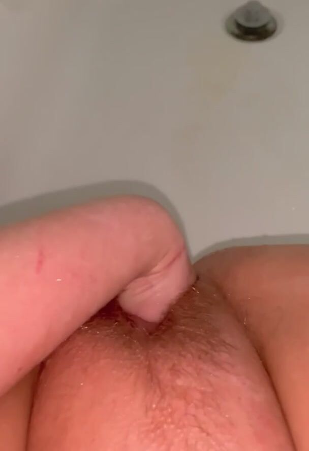 Mixing my two favourite things, peeing and fisting ????